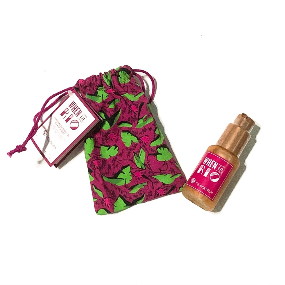 When in Rio Shimmering Superfruit Oil